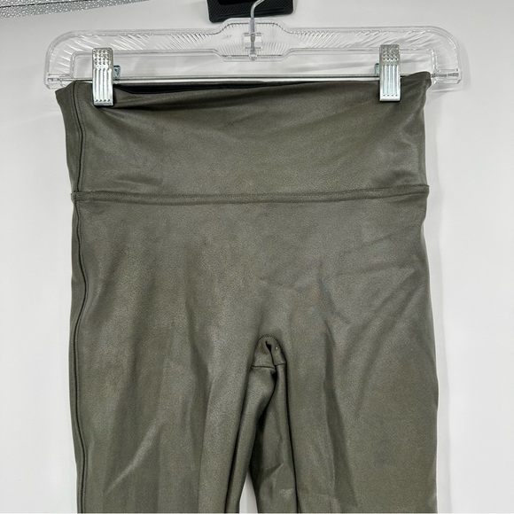 Spanx Faux Leather Leggings Olive Green Casual Comfort Night Out Size Small - Picture 5 of 8